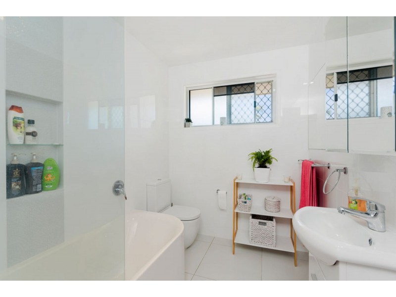 11 Largo Place, Varsity Lakes QLD 4227