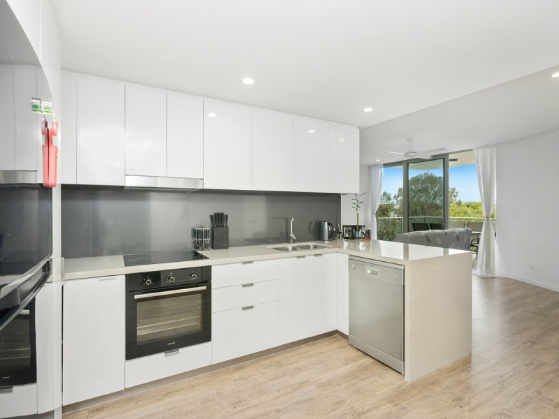 321/33 Lakefront Crescent, Varsity Lakes QLD 4227