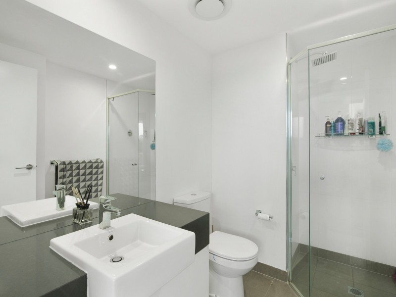 321/33 Lakefront Crescent, Varsity Lakes QLD 4227