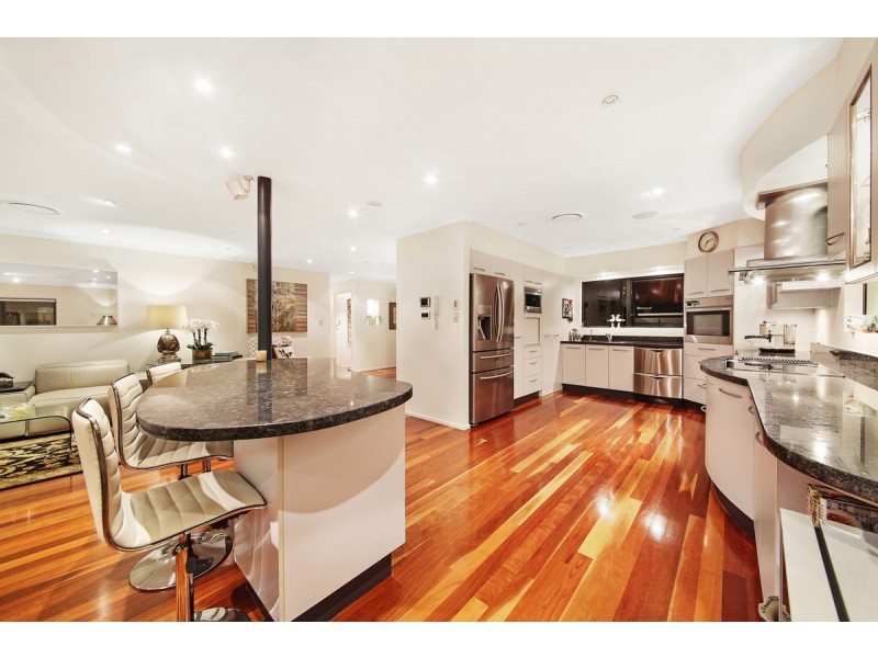 6 Etna Street, Isle Of Capri QLD 4217