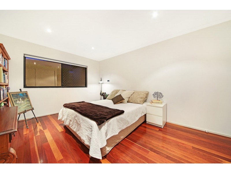 6 Etna Street, Isle Of Capri QLD 4217