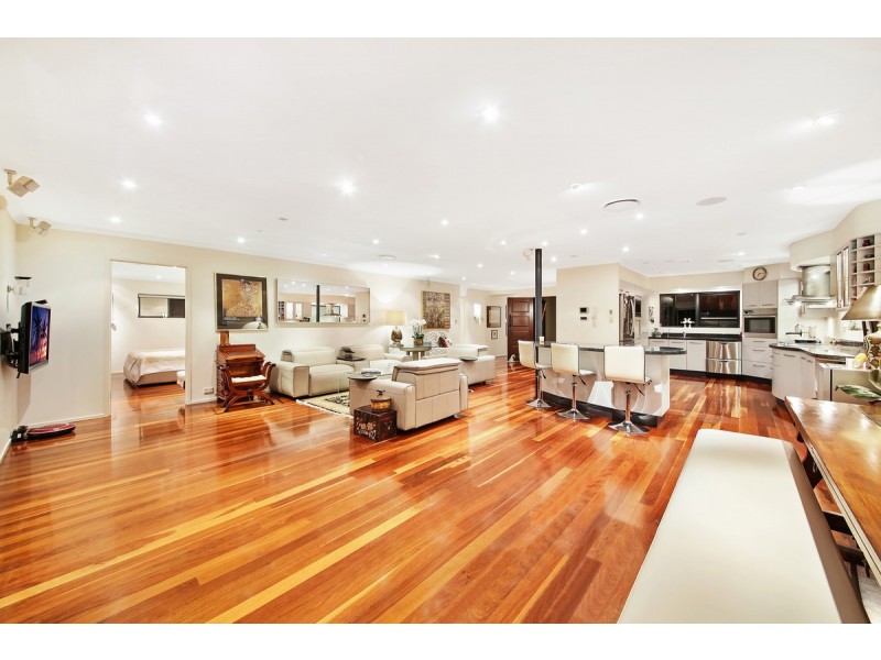 6 Etna Street, Isle Of Capri QLD 4217