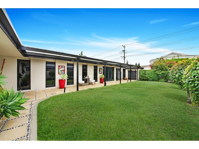 6 Etna Street, Isle Of Capri QLD 4217