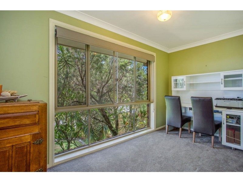 23 Jarrahdale Drive, Elanora QLD 4221