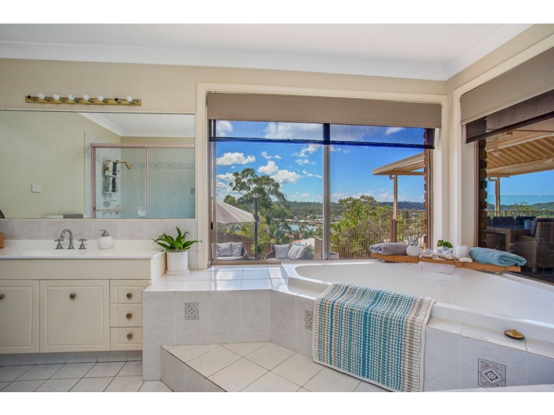23 Jarrahdale Drive, Elanora QLD 4221