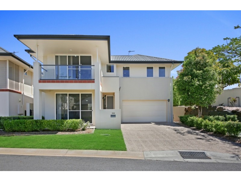300 Easthill Drive, Robina QLD 4226