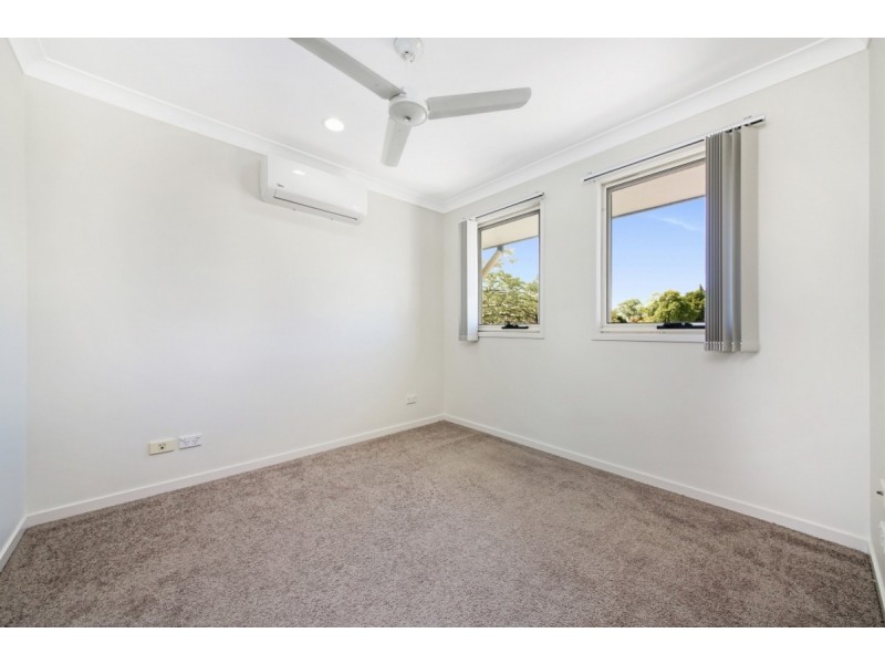 300 Easthill Drive, Robina QLD 4226