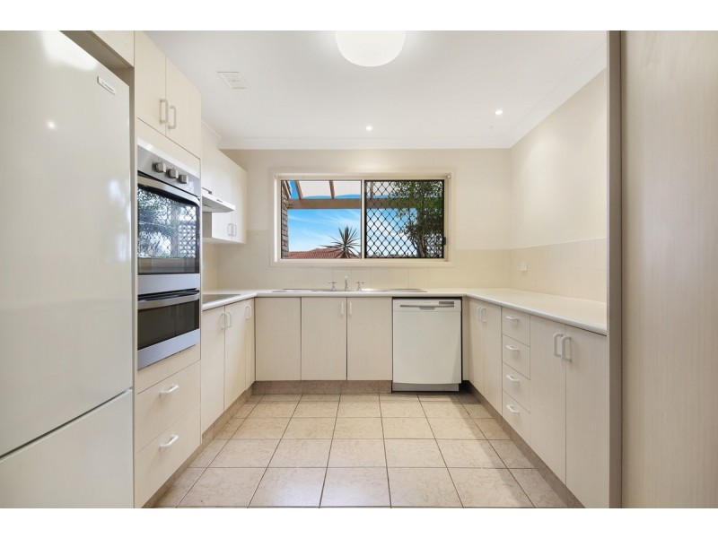 11 Bothwell Street, Robina QLD 4226