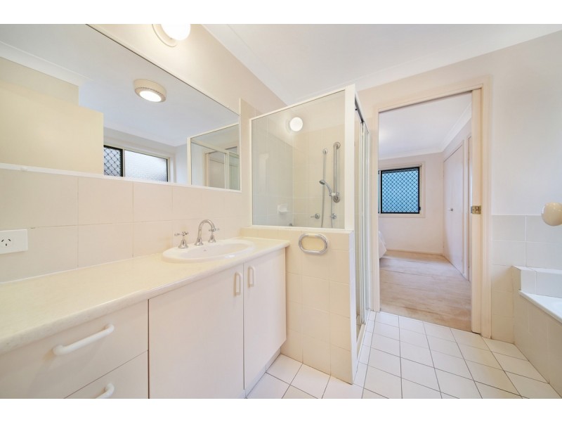 11 Bothwell Street, Robina QLD 4226