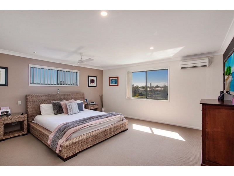 72 Harrier Drive, Burleigh Waters QLD 4220