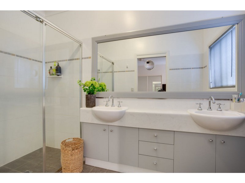 43 Hillridge Crescent, Varsity Lakes QLD 4227