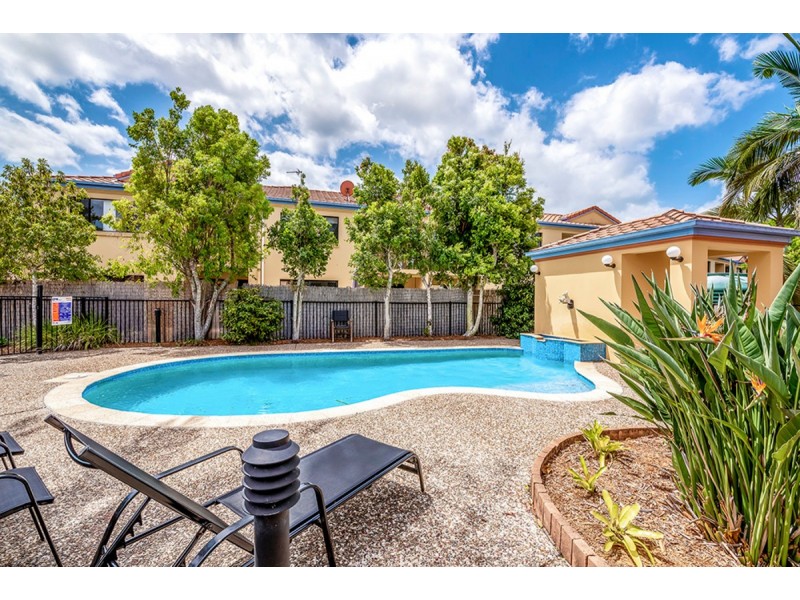 2 Concord Circuit, Robina QLD 4226