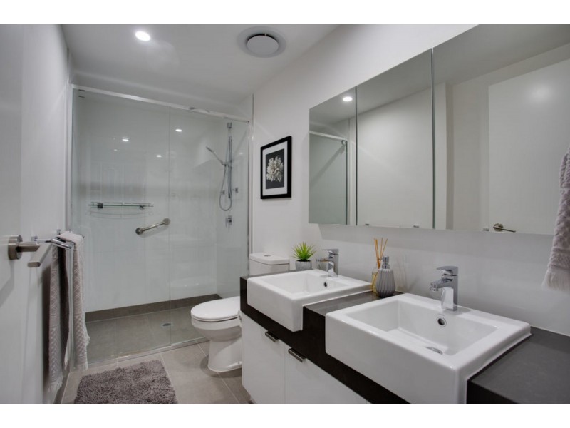 273/33 Lakefront Crescent, Varsity Lakes QLD 4227