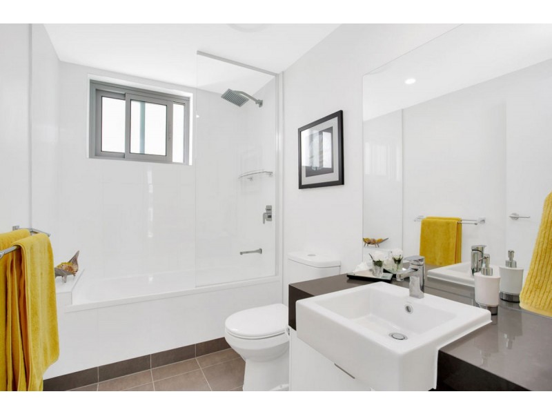 273/33 Lakefront Crescent, Varsity Lakes QLD 4227