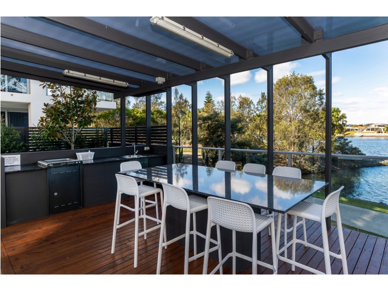 273/33 Lakefront Crescent, Varsity Lakes QLD 4227