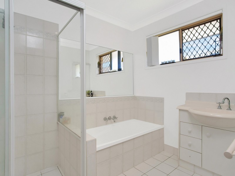 7 Summerwine Street, Burleigh Waters QLD 4220