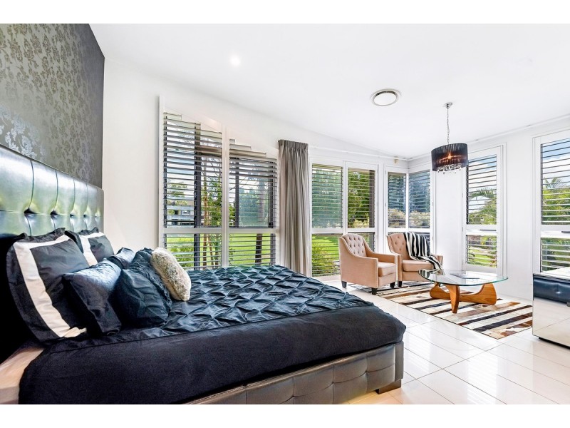 10/11 Cezaire Avenue, Varsity Lakes QLD 4227