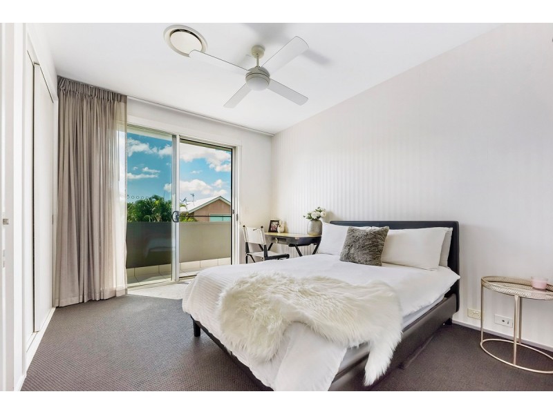10/11 Cezaire Avenue, Varsity Lakes QLD 4227