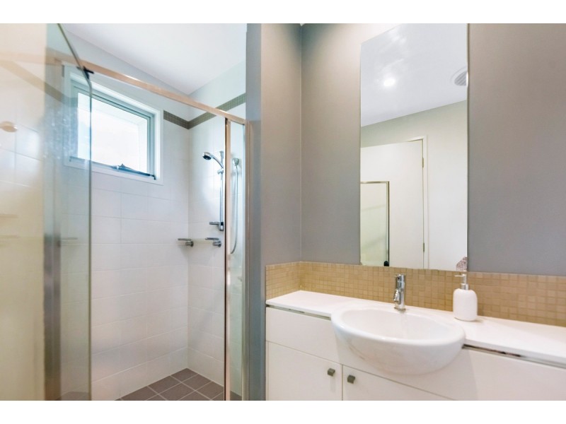 10/11 Cezaire Avenue, Varsity Lakes QLD 4227