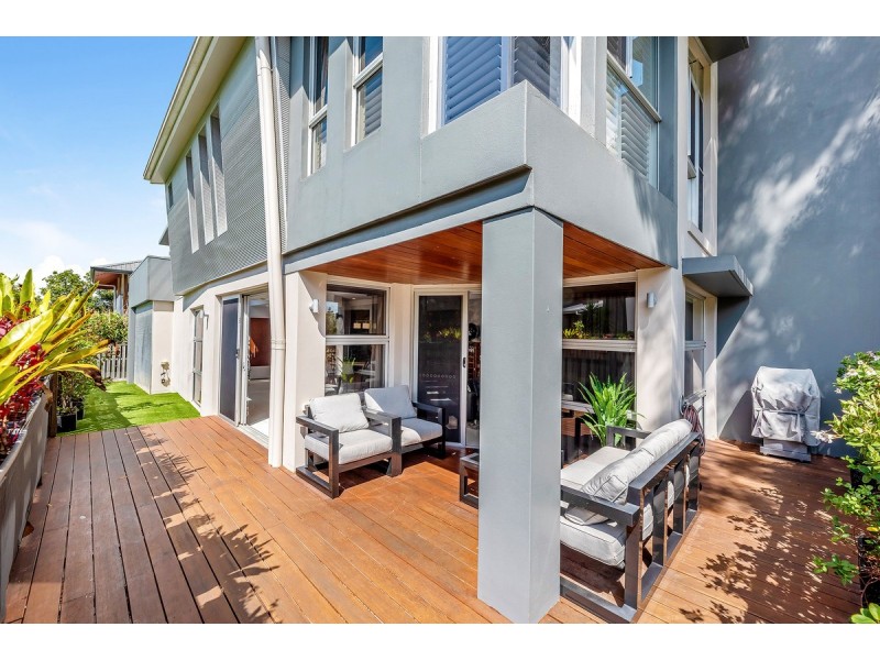 10/11 Cezaire Avenue, Varsity Lakes QLD 4227
