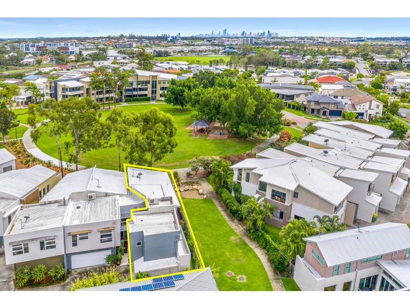 10/11 Cezaire Avenue, Varsity Lakes QLD 4227