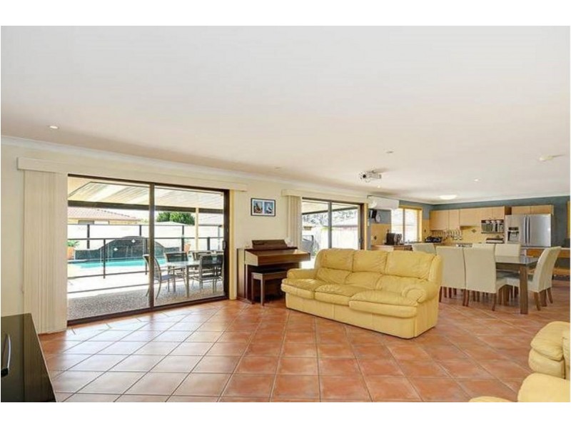 3 Maple Court, Burleigh Waters QLD 4220