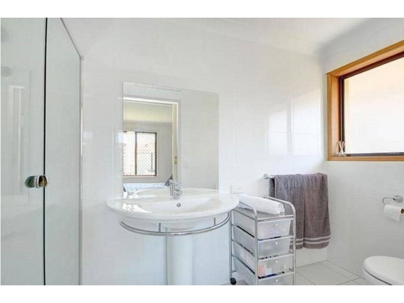 3 Maple Court, Burleigh Waters QLD 4220