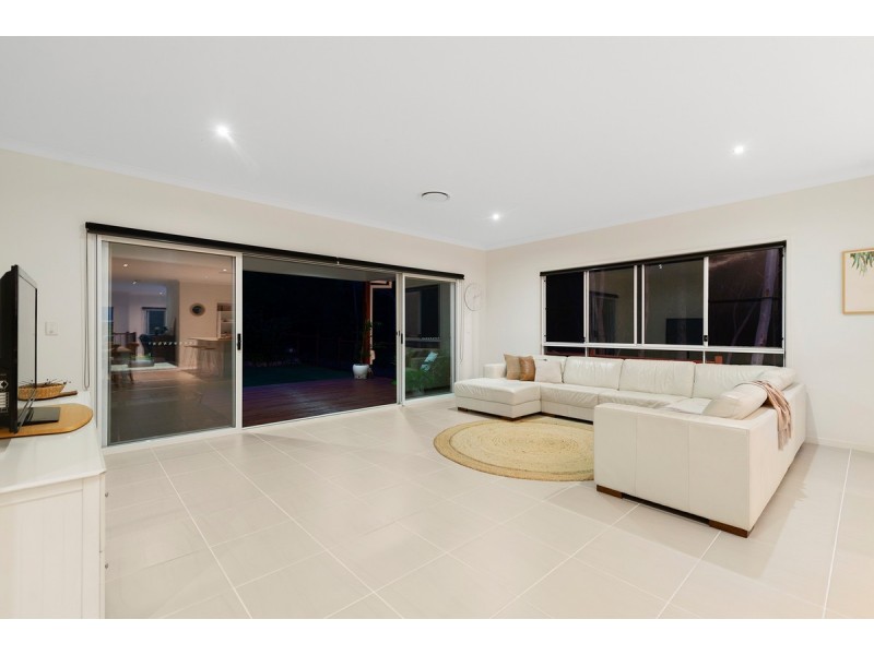 28 Skyburnett Street, Reedy Creek QLD 4227