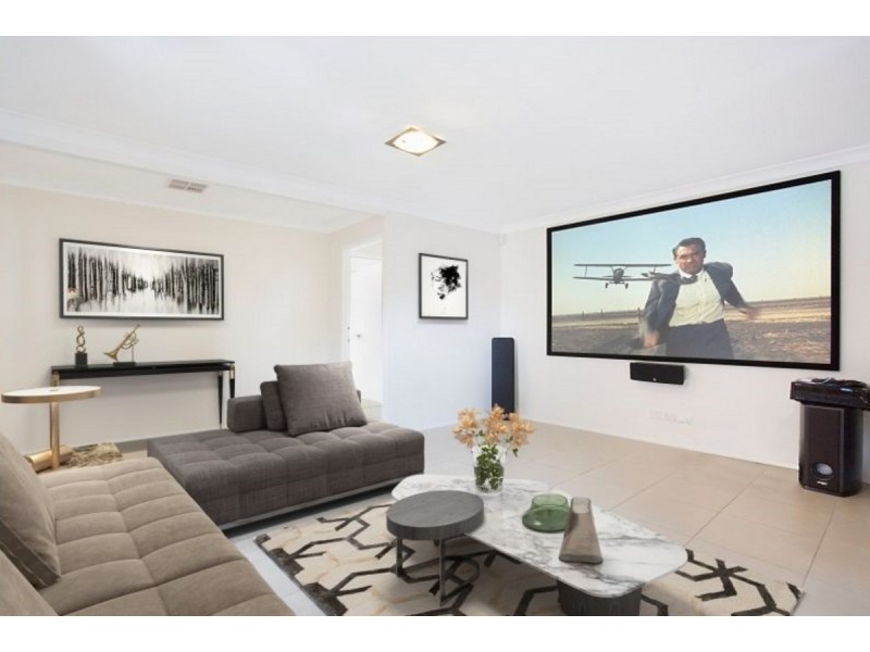 8 Sandringham Drive, Robina QLD 4226