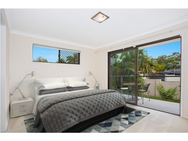 8 Sandringham Drive, Robina QLD 4226