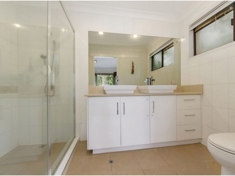 8 Sandringham Drive, Robina QLD 4226