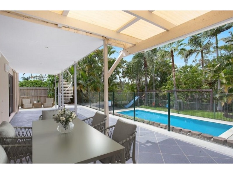 8 Sandringham Drive, Robina QLD 4226