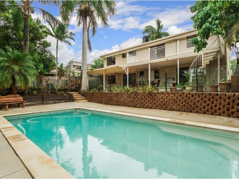 8 Sandringham Drive, Robina QLD 4226