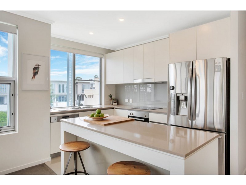 27/10 Ben Lexcen Place, Robina QLD 4226