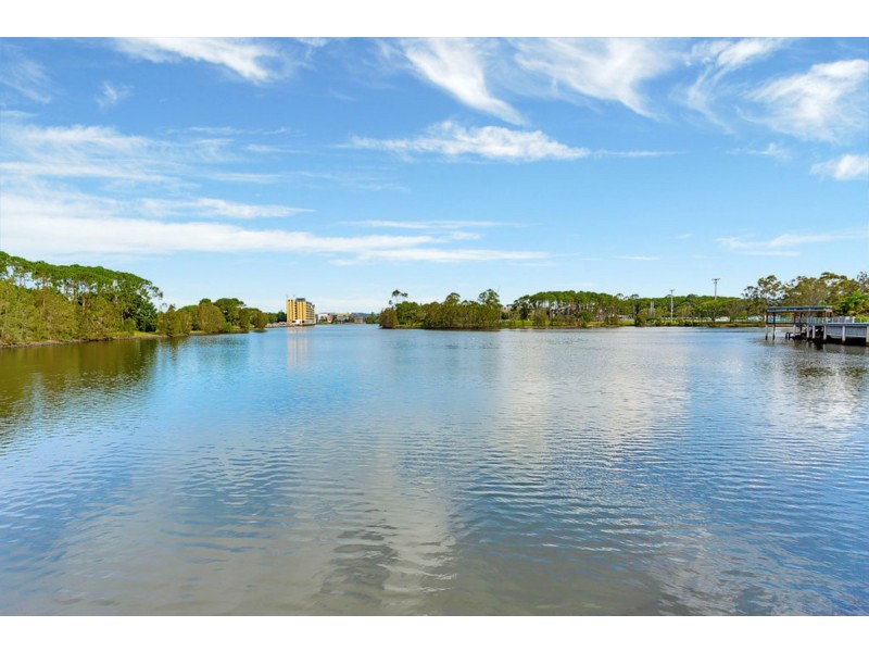 27/10 Ben Lexcen Place, Robina QLD 4226