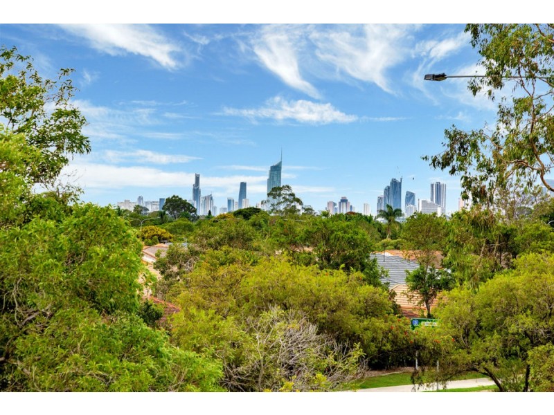 27/10 Ben Lexcen Place, Robina QLD 4226