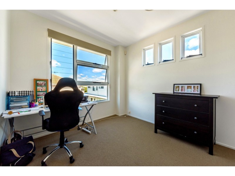 8/11 Cezaire Avenue, Varsity Lakes QLD 4227