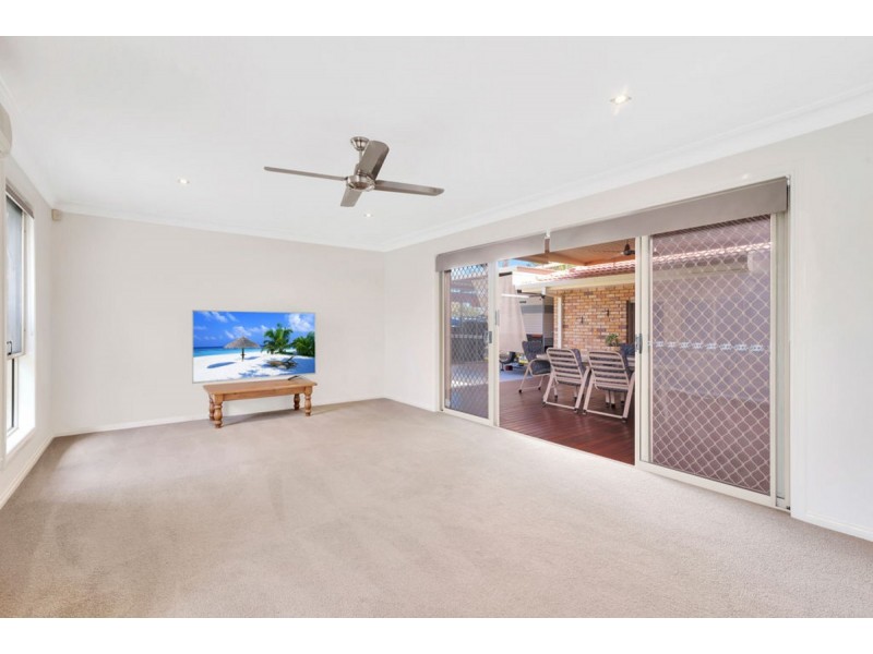 24 Homebush Drive, Robina QLD 4226