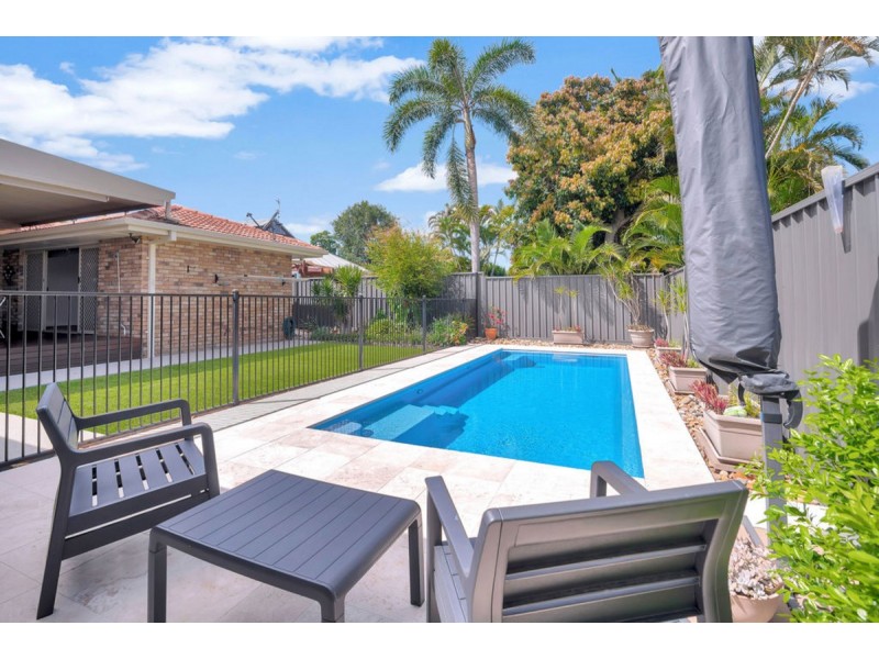 24 Homebush Drive, Robina QLD 4226