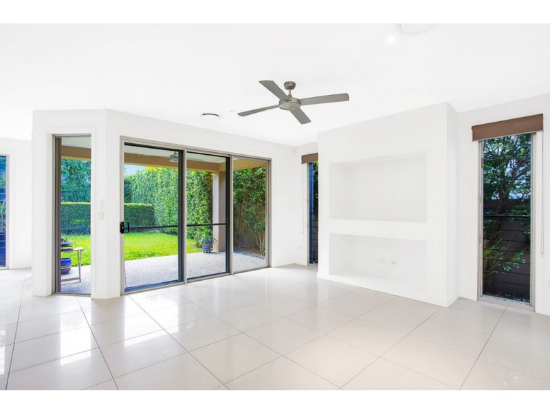 2/1016 Lakeview Terrace, Benowa QLD 4217