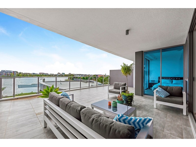 2106/397 Christine Avenue, Varsity Lakes QLD 4227