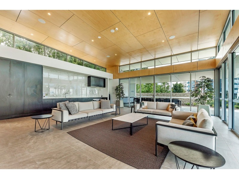 2106/397 Christine Avenue, Varsity Lakes QLD 4227