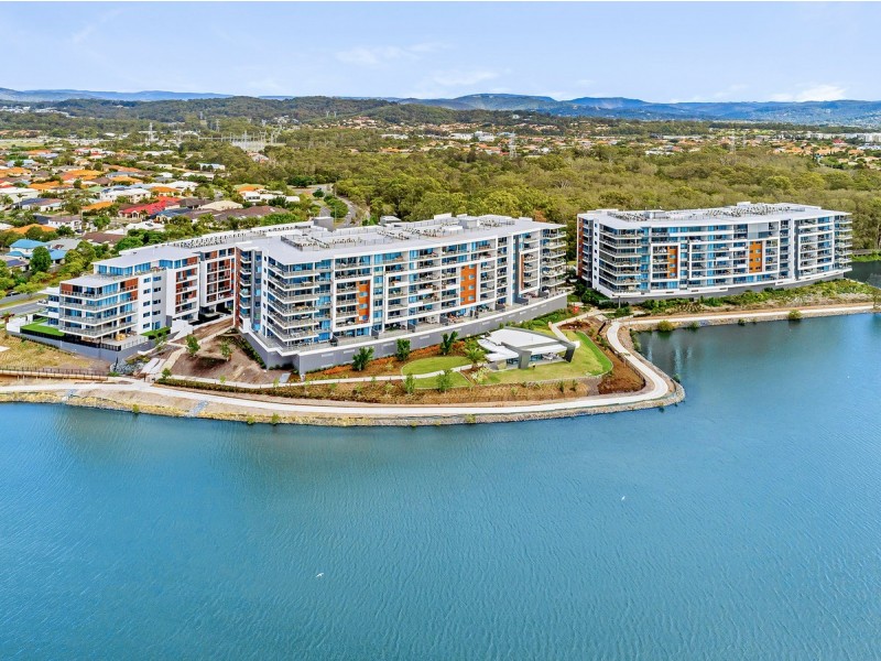 2106/397 Christine Avenue, Varsity Lakes QLD 4227