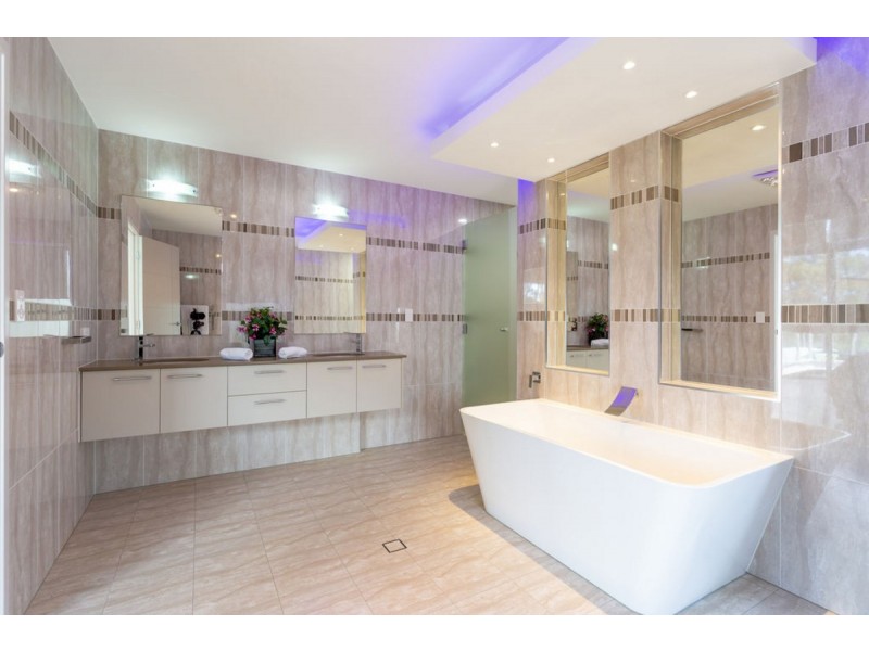 62-64 Forest Ridge Drive, Bonogin QLD 4213