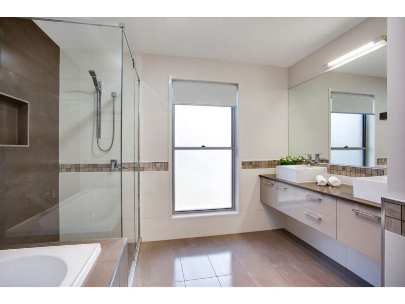 62-64 Forest Ridge Drive, Bonogin QLD 4213