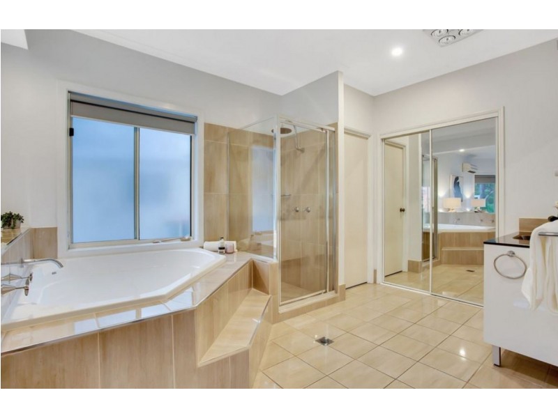 15 Glider Court, Bonogin QLD 4213