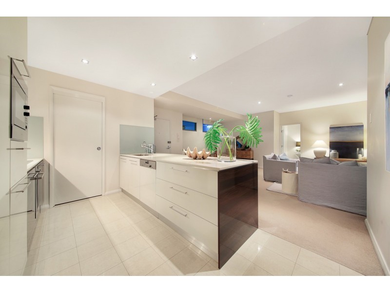 111/22-24 Ben Lexcen Place, Robina QLD 4226