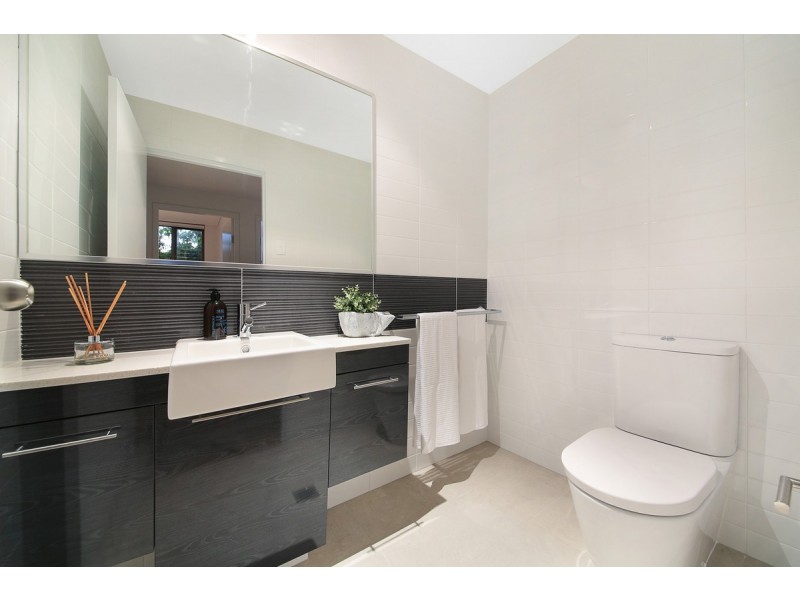 111/22-24 Ben Lexcen Place, Robina QLD 4226