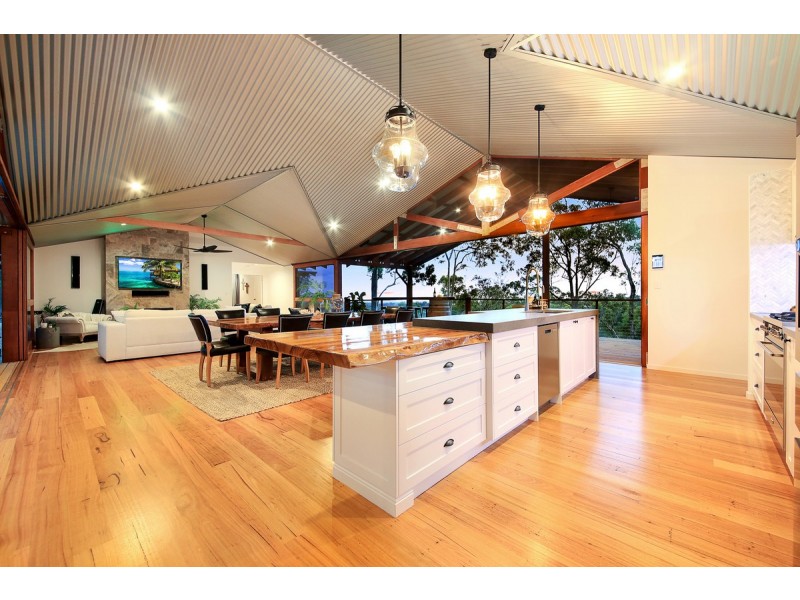 31 Beau Parade, Bonogin QLD 4213