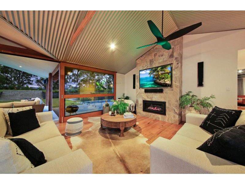 31 Beau Parade, Bonogin QLD 4213